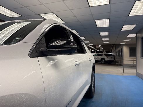 New 2026 Chevrolet Traverse LT image 16