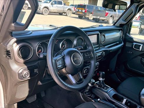 Used 2023 Jeep Gladiator Sport AWD/4WD image 14
