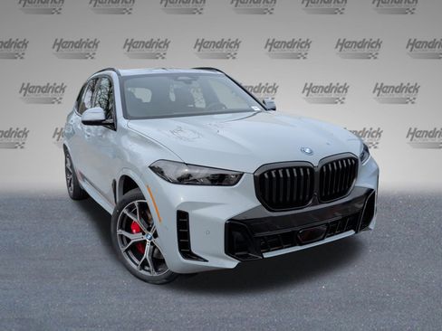 New 2026 BMW X5 xDrive50e image 2