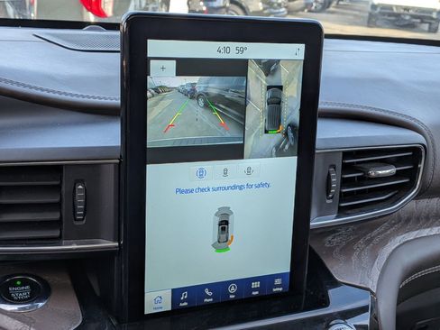 Certified 2021 Ford Explorer Platinum w/ Equipment Group 601A image 25