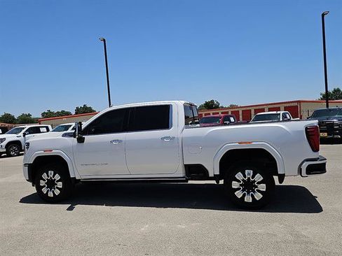 Used 2024 GMC Sierra 2500 Denali w/ Denali Reserve Package AWD/4WD image 2