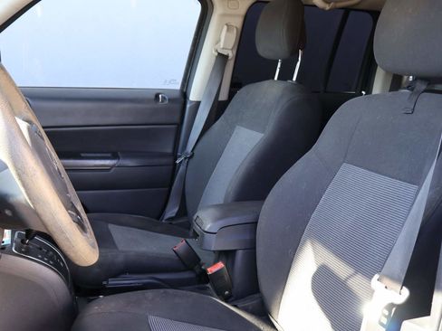 Used 2016 Jeep Patriot Sport w/ Power Value Group image 9