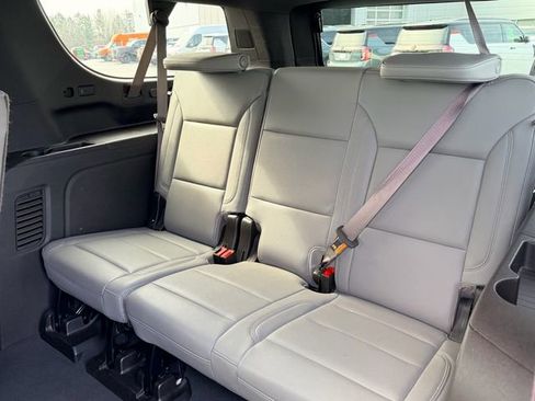 Used 2024 Chevrolet Suburban LT RWD image 13