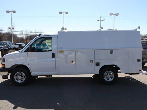 New 2026 Chevrolet Express 3500 w/ Power Convenience Package image 21