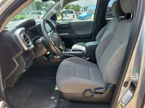 Used 2023 Toyota Tacoma SR5 RWD image 4