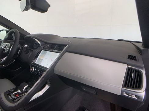 Certified 2024 Jaguar E-PACE R-Dynamic SE image 37