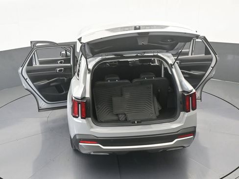 Used 2025 Kia Sorento S w/ Panoramic Sunroof Package image 31