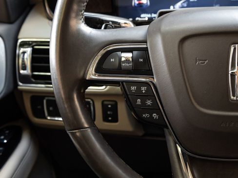 Used 2022 Lincoln Navigator L Reserve AWD/4WD image 16