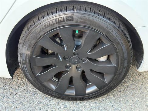 Used 2020 Tesla Model 3 Long Range image 13