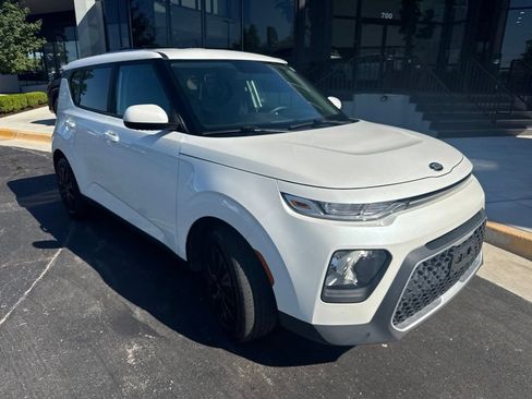 Used 2020 Kia Soul LX FWD image 2