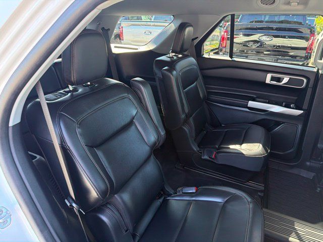 Used 2022 Ford Explorer XLT w/ Equipment Group 202A AWD/4WD image 37