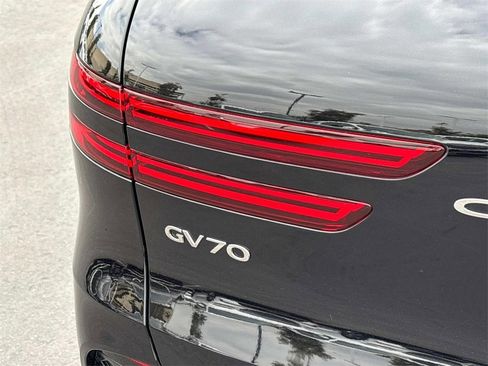 Used 2025 Genesis GV70 3.5T Sport w/ Sport Advanced Package image 18