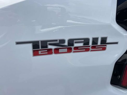 Certified 2024 Chevrolet Colorado Trail Boss w/ Technology Package AWD/4WD image 10