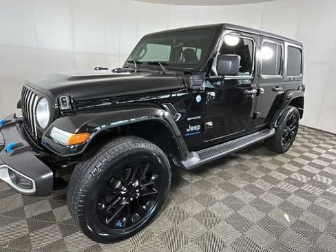 Used 2023 Jeep Wrangler Unlimited Sahara AWD/4WD image 6