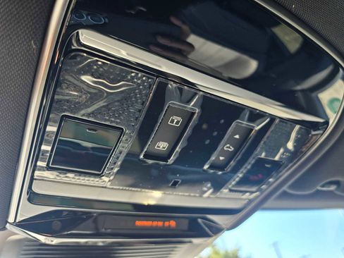 New 2025 Land Rover Range Rover Sport Dynamic SE image 33