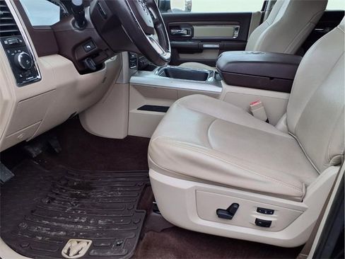 Used 2017 RAM 1500 Laramie w/ Convenience Group image 15