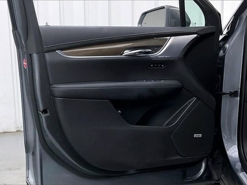 Used 2020 Cadillac XT6 Premium Luxury w/ Platinum Package image 21