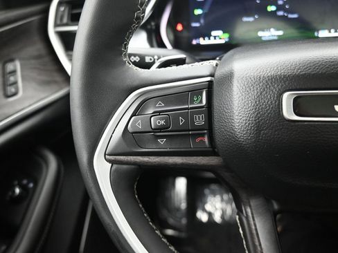 Used 2022 Jeep Grand Cherokee Limited 4xe w/ Luxury Tech Group II image 23