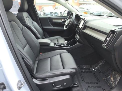 Certified 2024 Volvo XC40 B5 Plus w/ Climate Package image 16