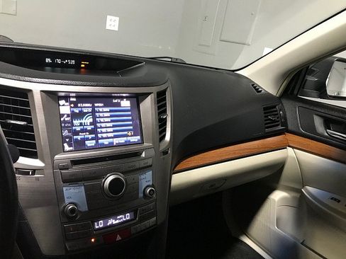 Used 2013 Subaru Outback 2.5i Limited AWD/4WD image 27