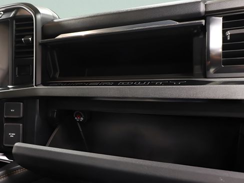 Used 2023 Ford F250 Platinum AWD/4WD image 32