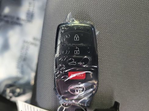 Used 2023 Toyota Corolla SE image 34