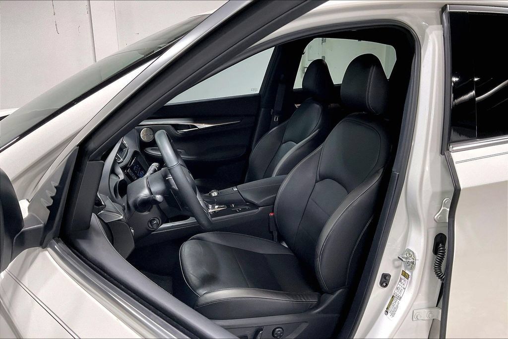 Used 2023 INFINITI QX55 Essential AWD/4WD image 32