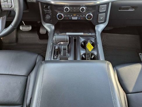 Used 2023 Ford F150 Lariat w/ Trailer Tow Package image 18