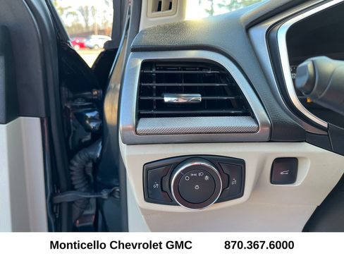 Used 2020 Ford Fusion SE image 15