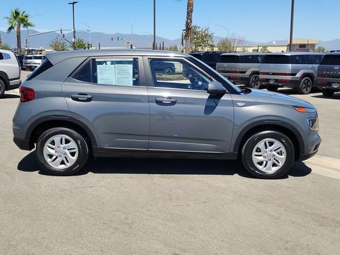 Used 2026 Hyundai Venue SE FWD image 34