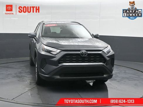 Used 2025 Toyota RAV4 XLE AWD/4WD image 5