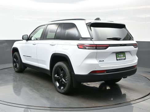 New 2025 Jeep Grand Cherokee Altitude image 4