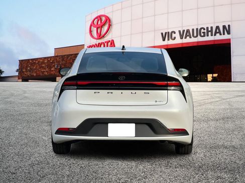New 2026 Toyota Prius LE FWD image 4