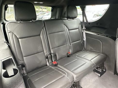 Used 2024 GMC Yukon XL Denali AWD/4WD image 17