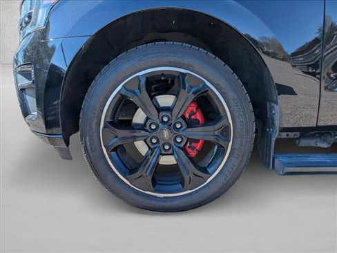 Used 2022 Ford Expedition Max Limited AWD/4WD image 18