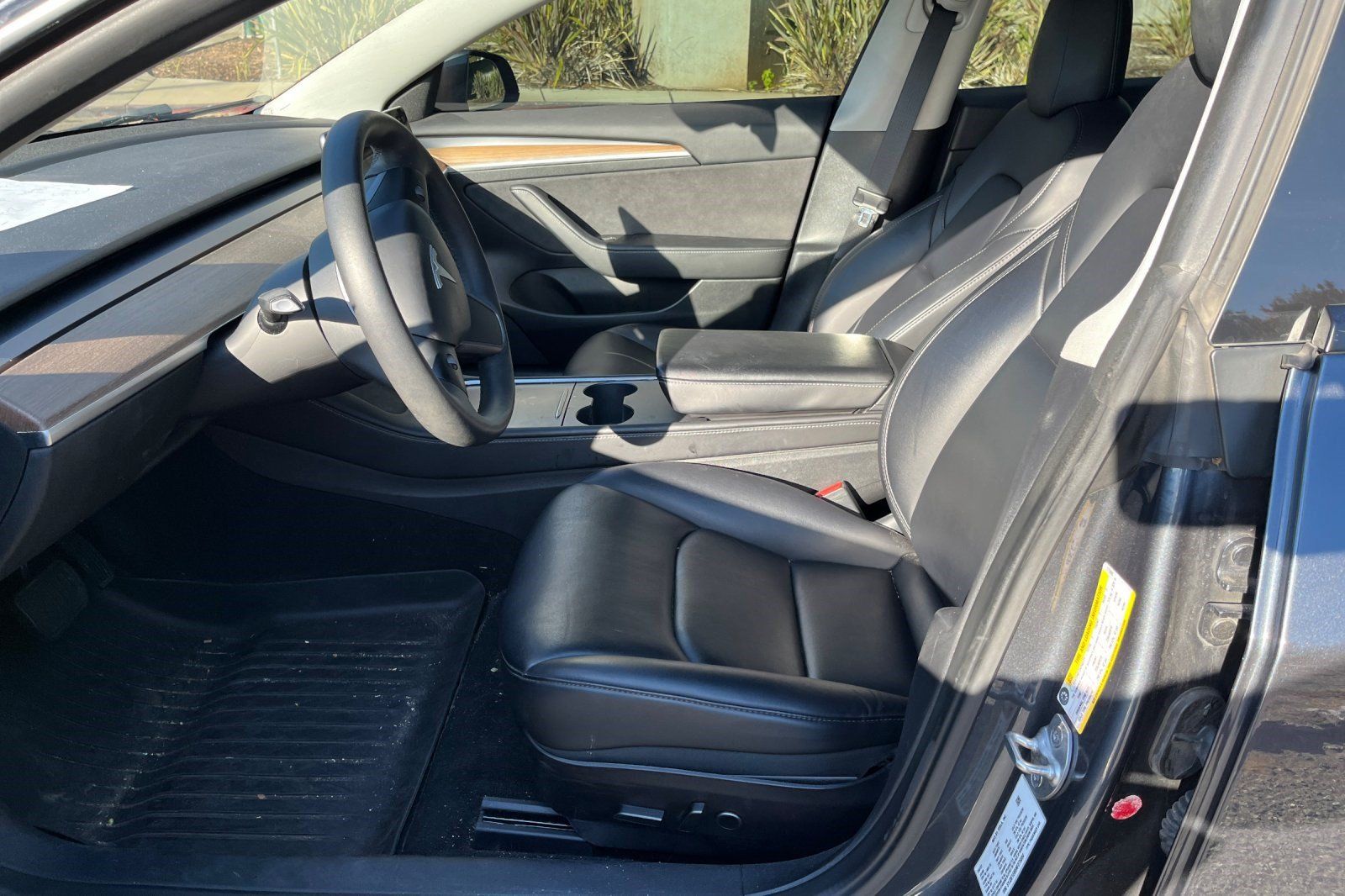 Used 2022 Tesla Model 3 Long Range AWD/4WD image 3