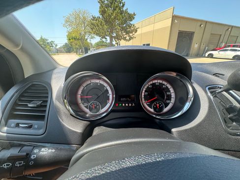 Used 2018 Dodge Grand Caravan SE w/ UConnect Hands-Free Group FWD image 6
