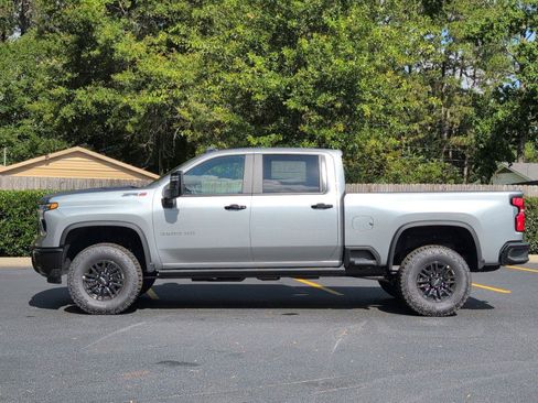 New 2026 Chevrolet Silverado 2500 ZR2 AWD/4WD image 2