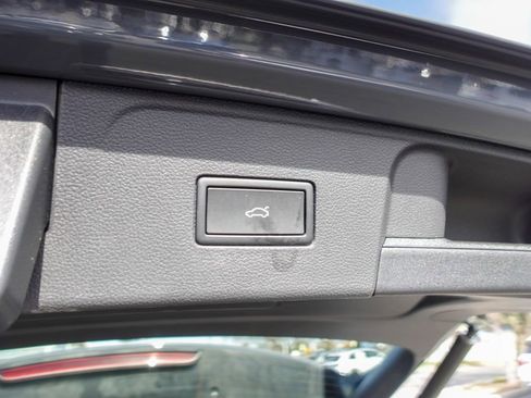 Used 2025 Volkswagen Atlas Peak Edition SE image 30