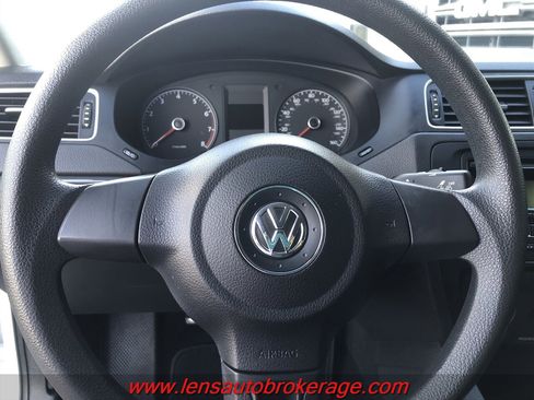 Used 2013 Volkswagen Jetta S image 12