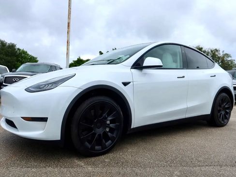 Used 2023 Tesla Model Y Long Range AWD/4WD image 5
