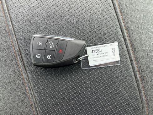 Used 2023 GMC Sierra 1500 AT4 w/ Technology Package AWD/4WD image 25
