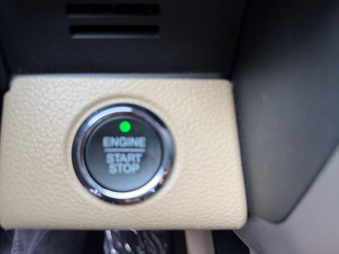 Used 2018 Ford F150 Lariat w/ Equipment Group 502A Luxury AWD/4WD image 18