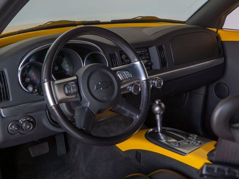 Used 2006 Chevrolet SSR w/ Preferred Equipment Group image 44