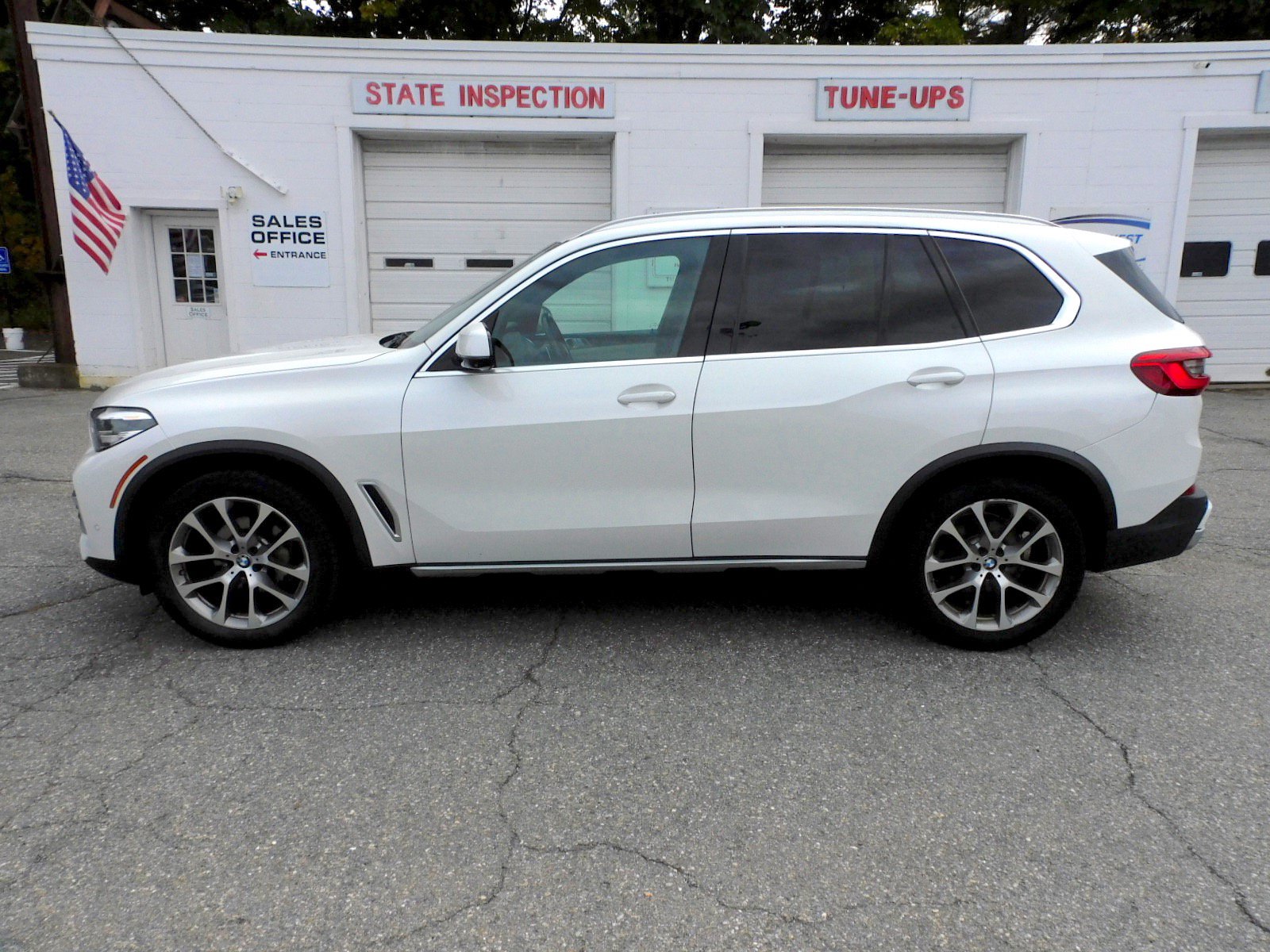 Used 2019 BMW X5 xDrive40i AWD/4WD image 2