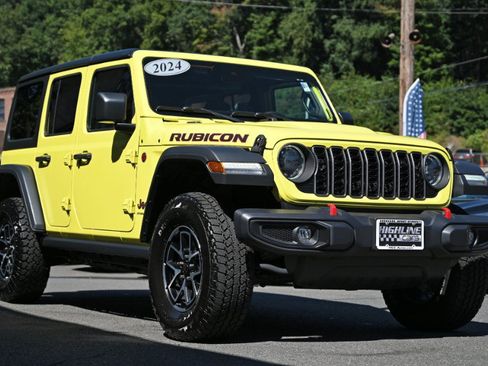 Used 2024 Jeep Wrangler Unlimited Rubicon AWD/4WD image 8