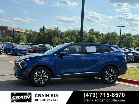 Certified 2025 Kia Sportage EX w/ Premium Package AWD/4WD image 4