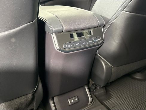 Used 2023 Toyota Highlander XSE FWD image 33