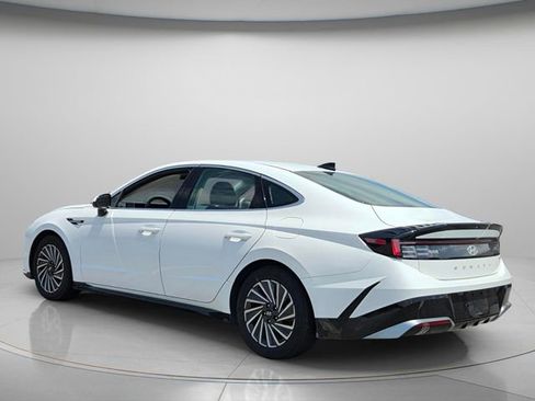 Certified 2025 Hyundai Sonata SEL FWD image 4