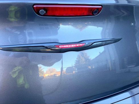 Certified 2023 Chrysler 300 S image 31